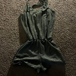 Romper size M olive green